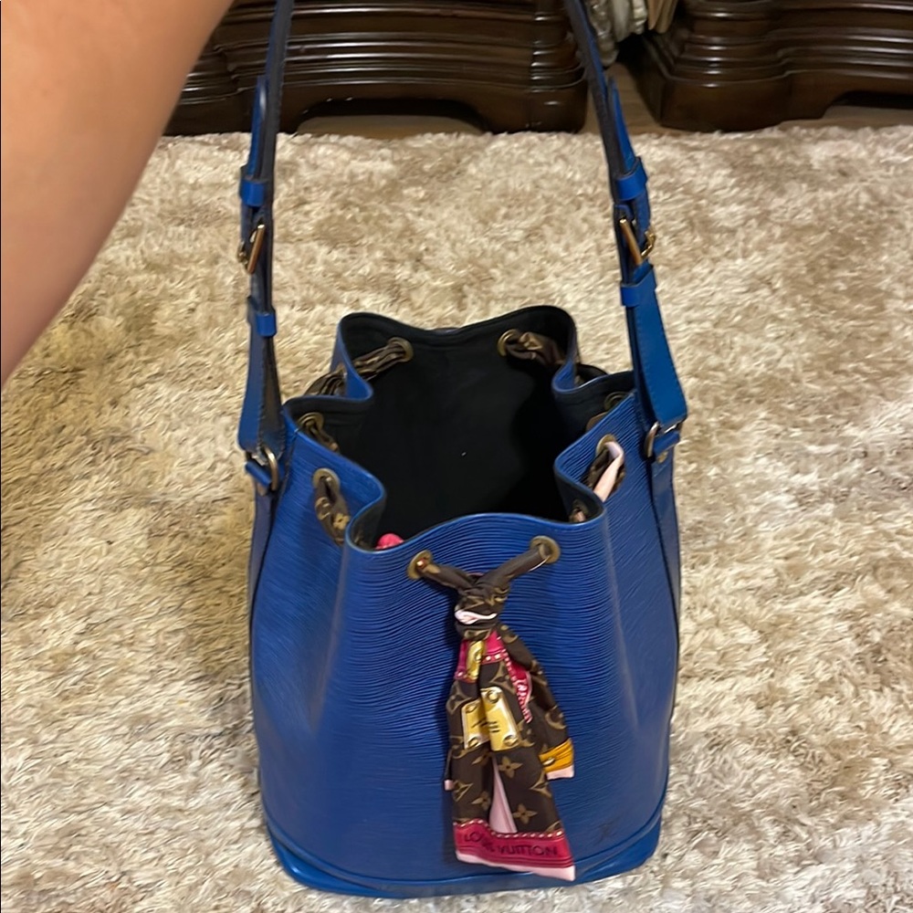 Louis Vuitton Toledo Blue Epi Noe Bag, Gold Hardware, Summer Trunks Bandeau - Picture 6 of 17